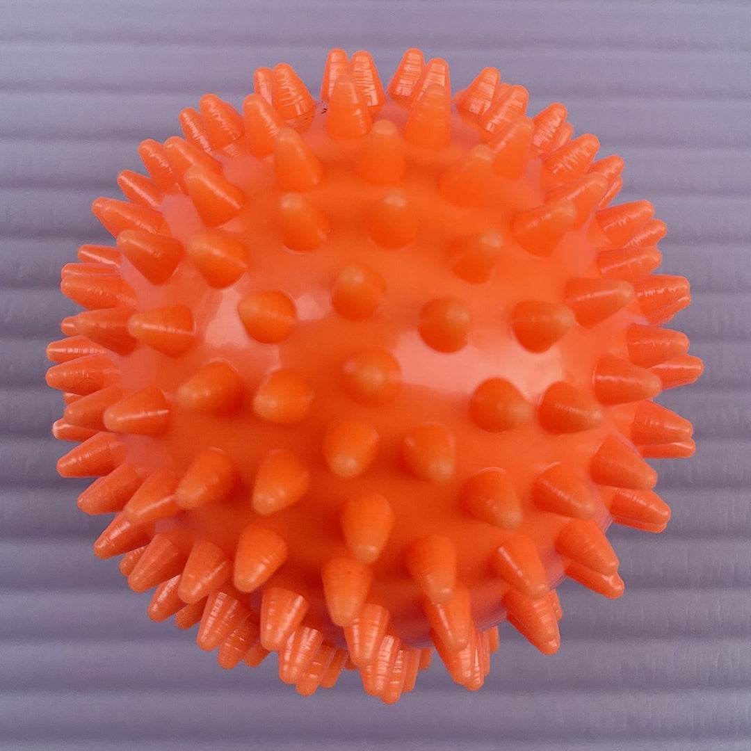 Massage ball with knobs Bowlift