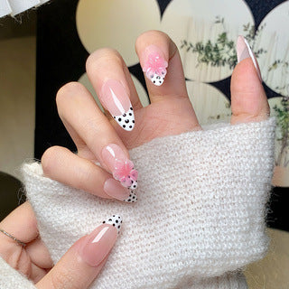 Artificial nails with floral accent and elegant tip Bowlift