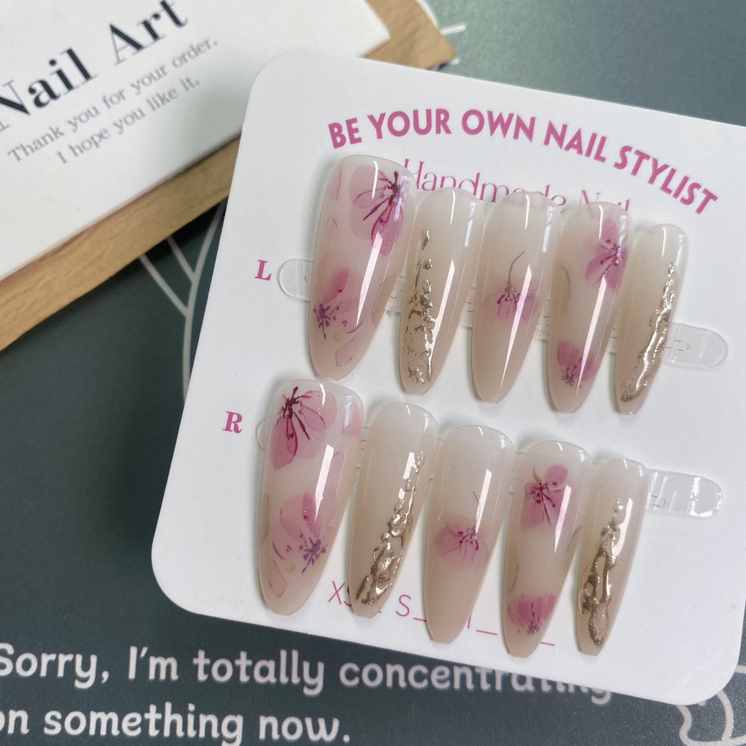 Handmade Floral Press-On Nail Design