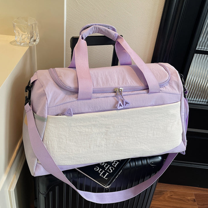 Sporty travel bag with sturdy carrying handles Bowlift