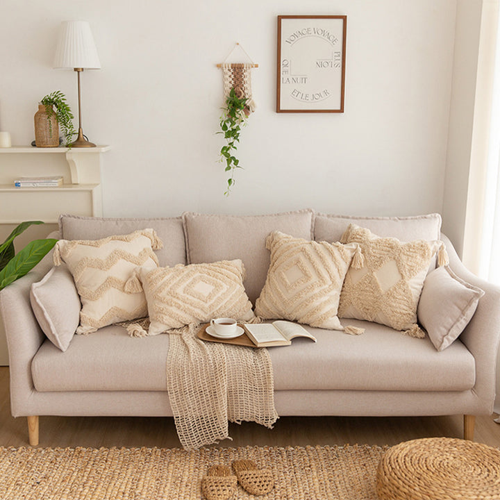 Square decorative pillow cover in Boho Chic with 3D diamond tufting, corner tassels and cotton-linen blend Bowlift