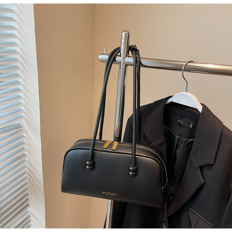 Chic Retro Handbag Bowlift