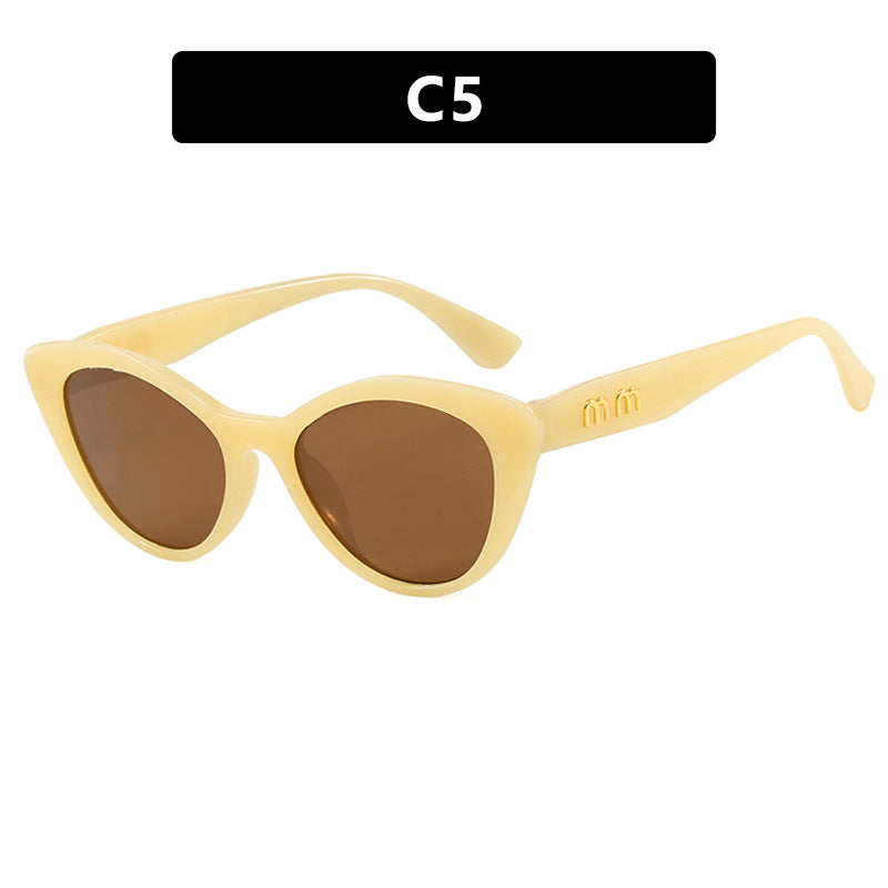 Ladies extravagant Cat-Eye sunglasses with protective UV filter Bowlift
