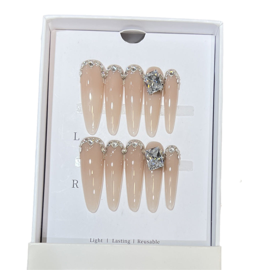 Rhinestone-Embellished Stiletto Press-On Nails Bowlift