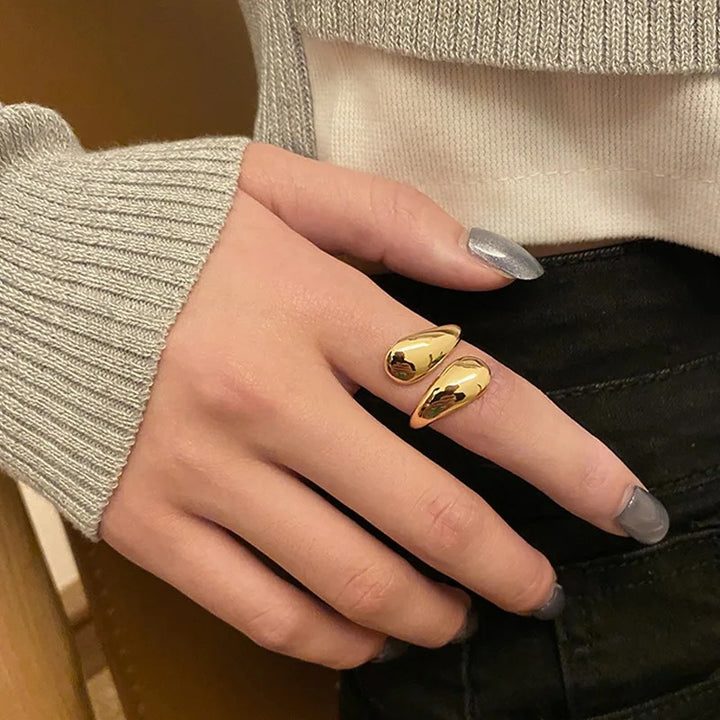 Modern double ring made of stainless steel Bowlift