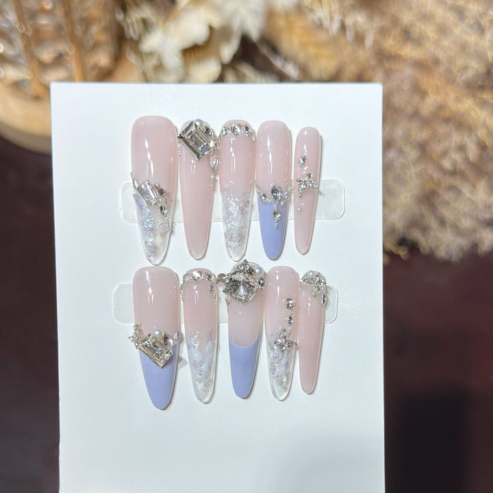 Elegant Stiletto Press-On Nail Art Set with Rhinestone Embellishments Bowlift