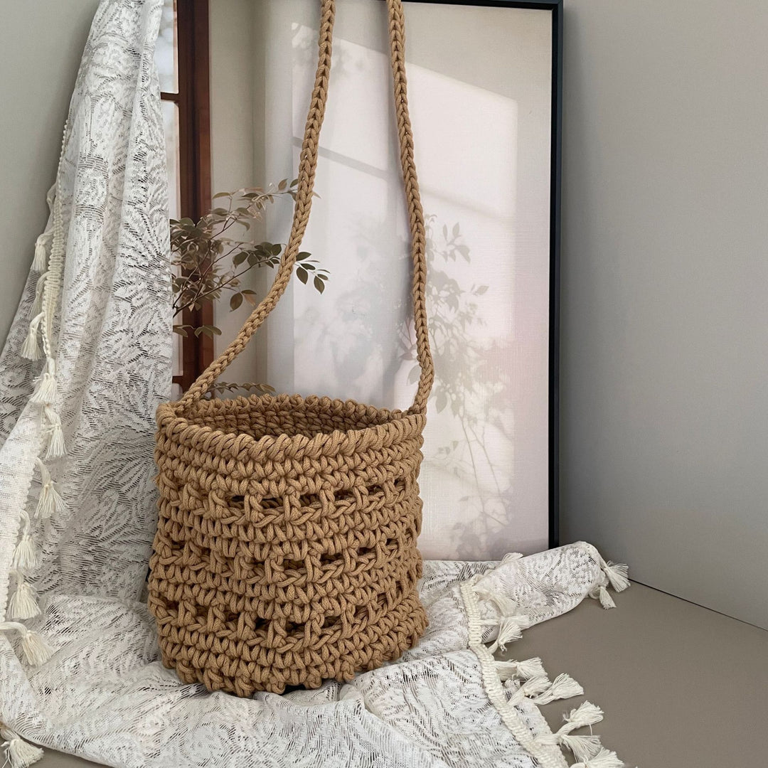 Macrame Handbag in Boho Style Bowlift