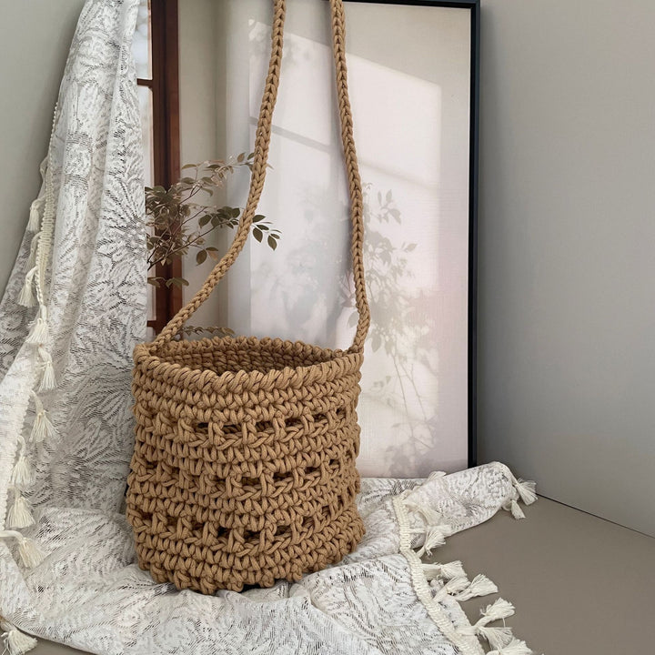 Macrame Handbag in Boho Style Bowlift