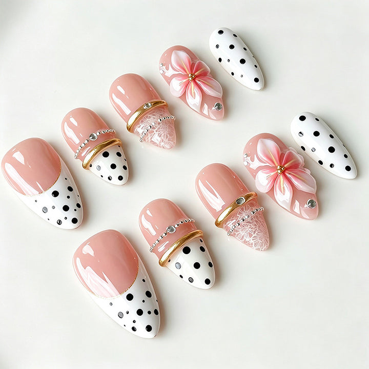 Elegant and artistic artificial nails Bowlift