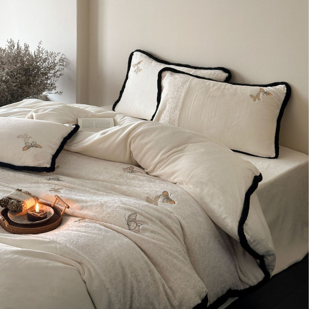 Luxurious velvet duvet cover set with embroidered pillows and contrast piping Bowlift