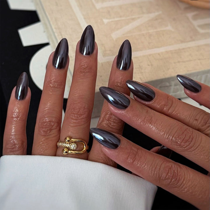 Elegant stiletto nails with reflective finish Bowlift