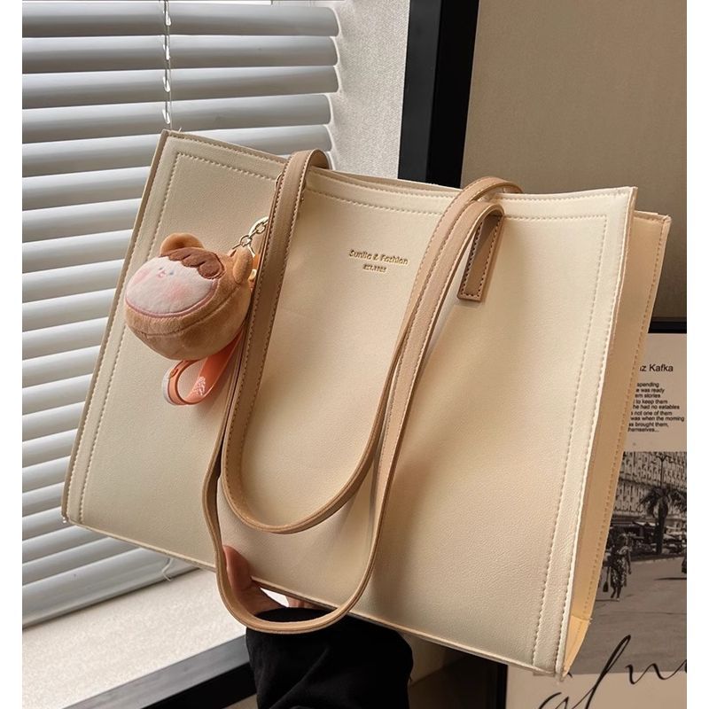 Minimalist Leather Tote Bag Bowlift