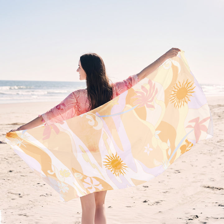 Beach towel with creative jellyfish pattern made of lightweight fabric Bowlift