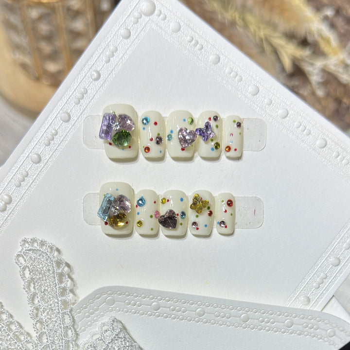 Artistic Press-On Nail Set with Charming Crystal Accents