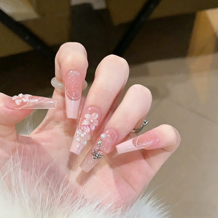 Glamorous artificial nail tips with 3D flower and crystal embellishments Bowlift