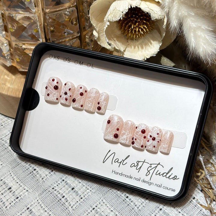 Artistic Press-On Nail Art Set with Unique Design Bowlift