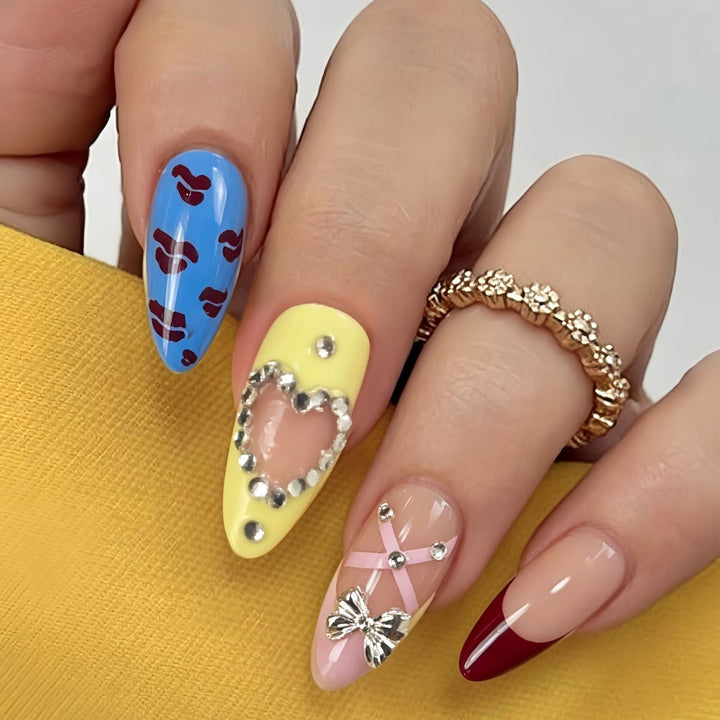 Artificial nails with playful heart and flower design Bowlift