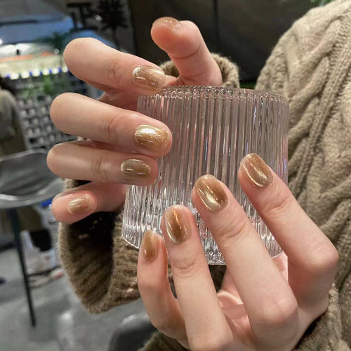 High-quality artificial nails with glossy finish Bowlift