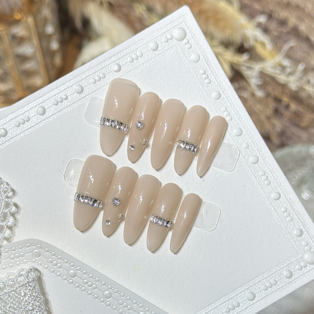 Elegant Stiletto Press-On Nail Set with Diamond Accents Bowlift