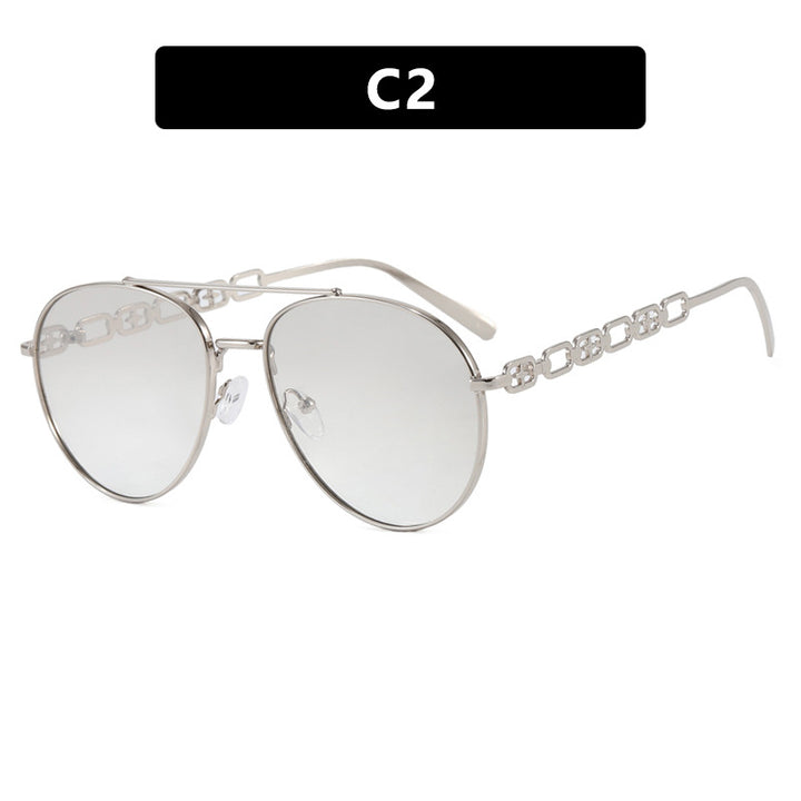 Women's striking sunglasses with luxurious chain detail and polarized lenses Bowlift