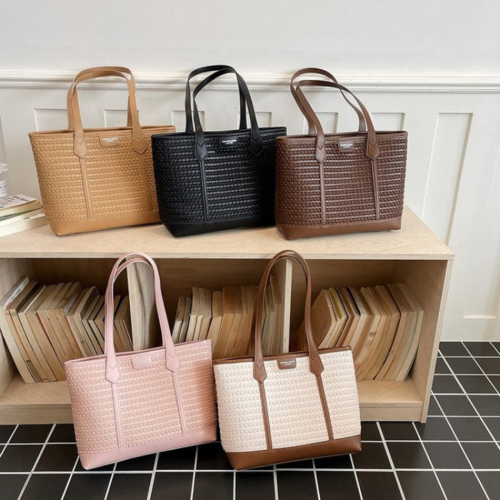 Fashionable tote bag with textured design Bowlift