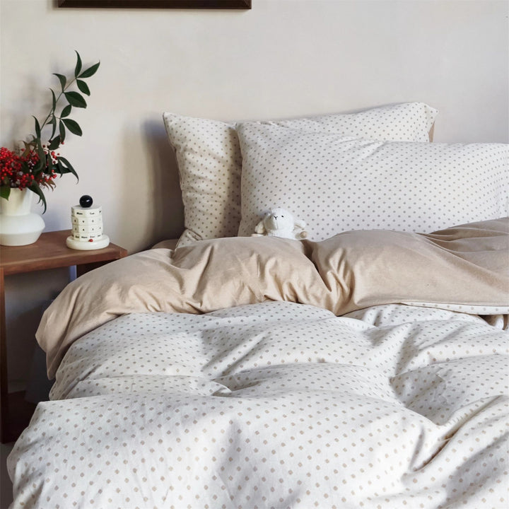 Bedding set made of cotton with fine polka dot pattern