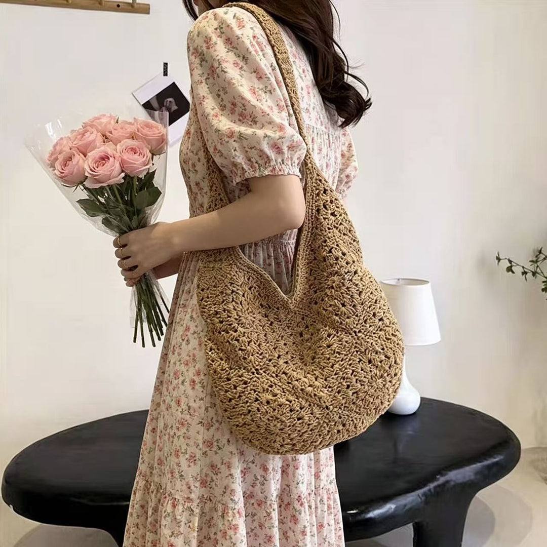 Shoulder bag with unique crochet pattern Bowlift
