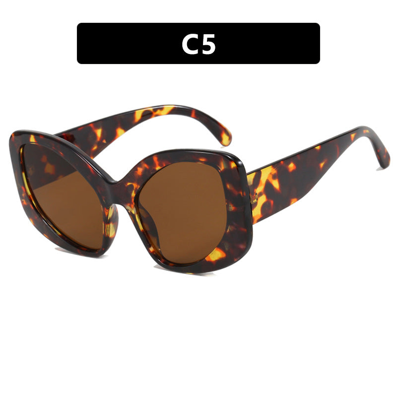 Women's oversized sunglasses in a modern design Bowlift