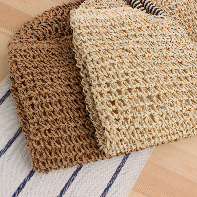 Handmade straw shoulder bag with structured design Bowlift