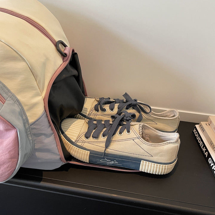 Stylish Multi-Pocket Weekend Duffle Bowlift