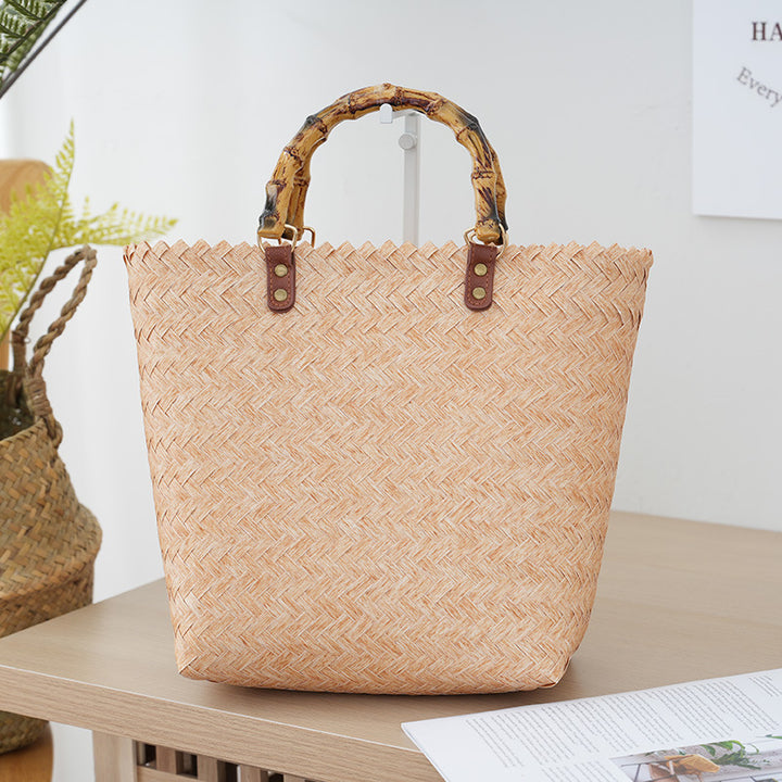 Handbag Made of Woven Bast Bowlift
