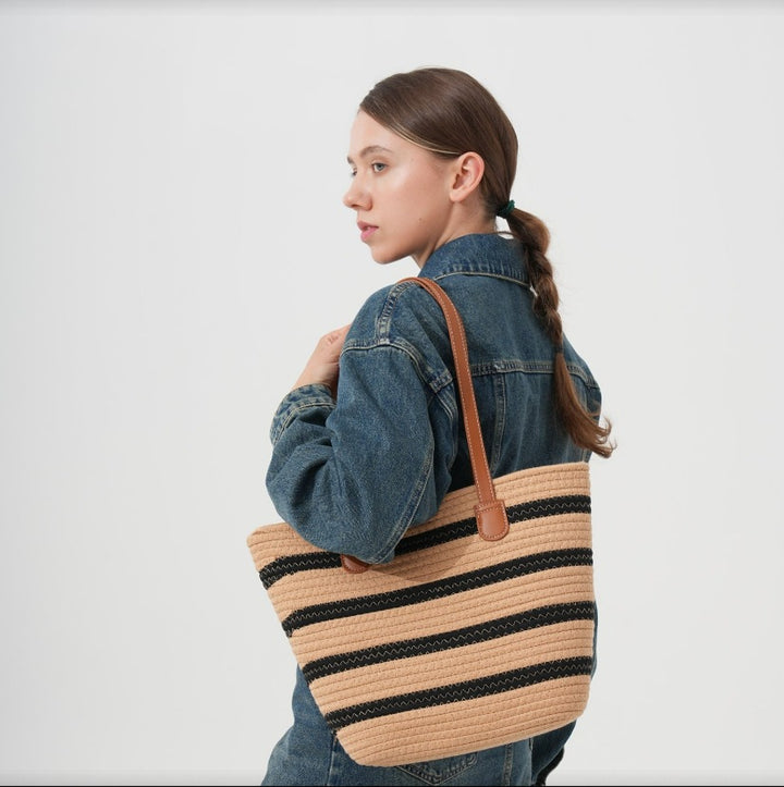 Casual tote bag with stylish stripe pattern Bowlift