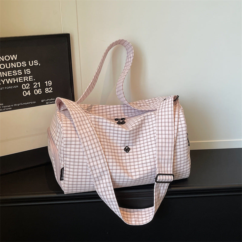 Women’s sporty and stylish travel bag Bowlift