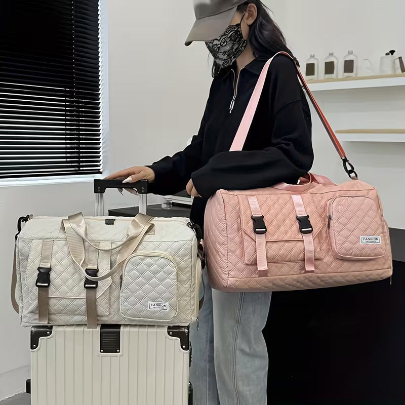 Versatile Quilted Travel Duffel Bag Bowlift