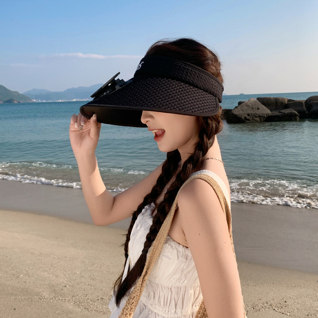 adjustable sun visor with integrated mini fan and UV protection Bowlift