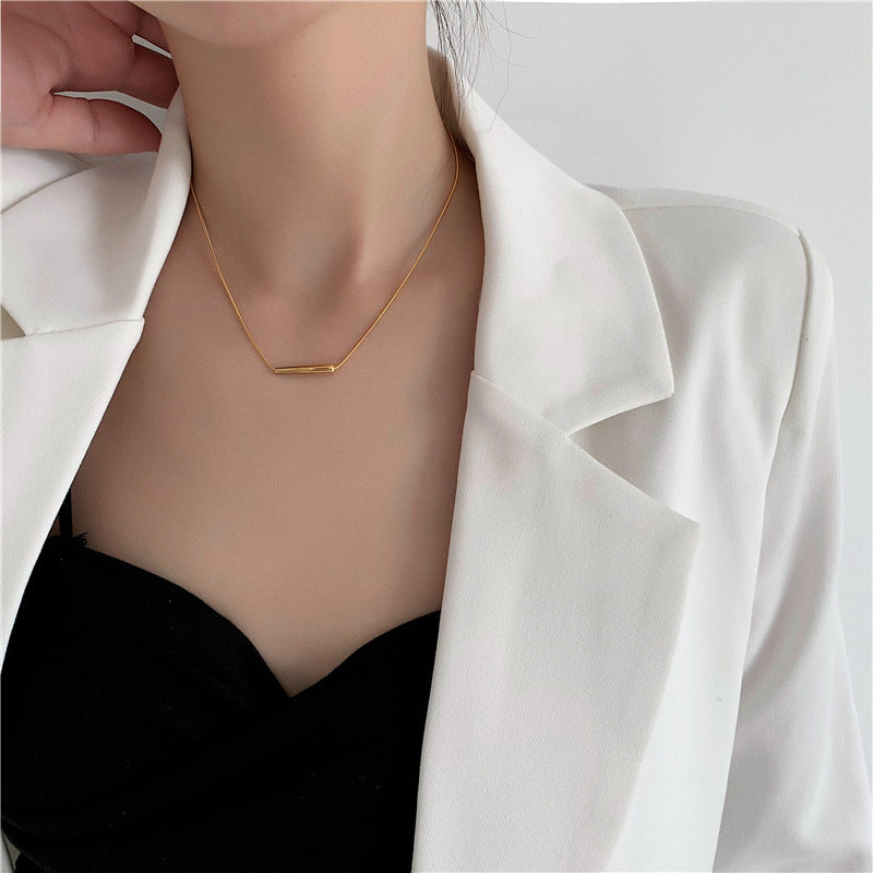 Sleek Minimalist Silver Pendant Necklace Bowlift