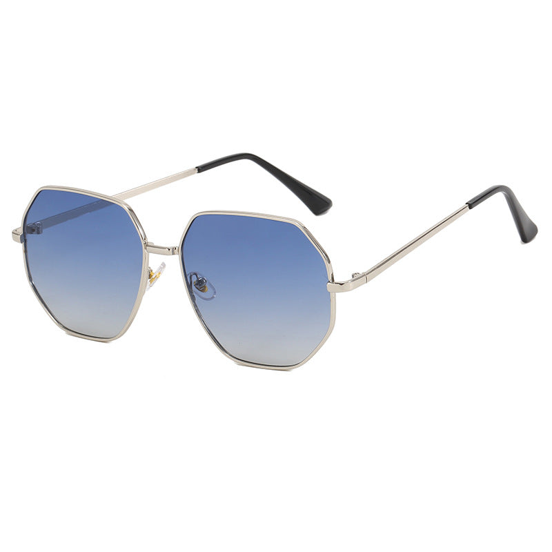 Women's fashionable geometric sunglasses with protective UV filter and stylish frame Bowlift