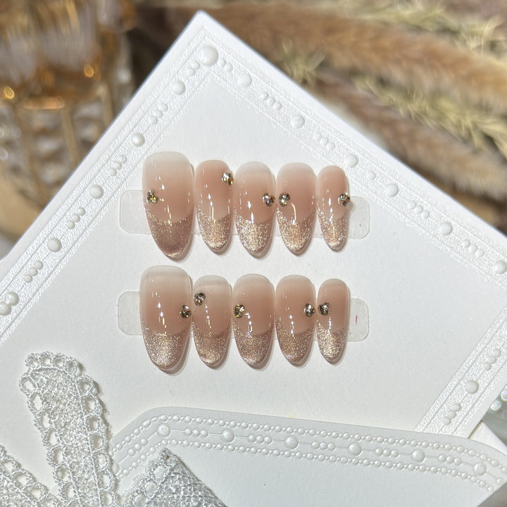 Elegant Glitter-Accent Press-On Nail Set Bowlift
