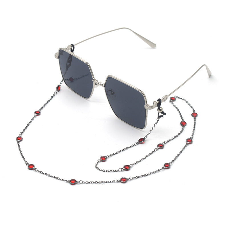 Stylish Square Sunglasses with Decorative Chain Bowlift