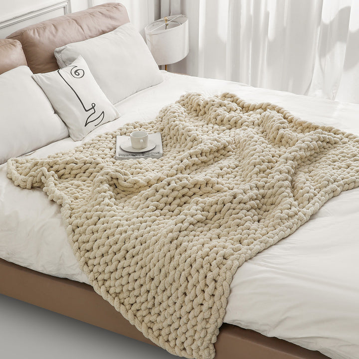 Chunky Knitted Blanket Bowlift