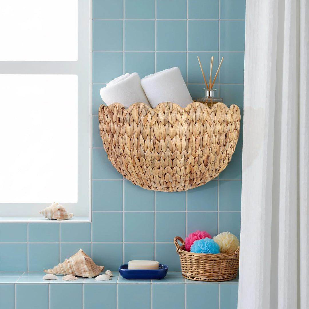 Decorative Scalloped Woven Basket Bowlift