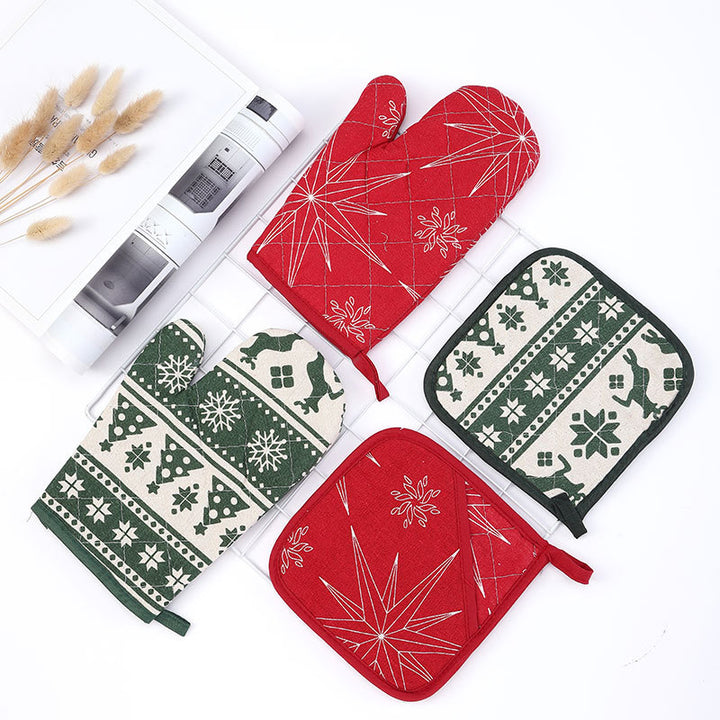 Holiday-Themed Oven Mitts Bowlift