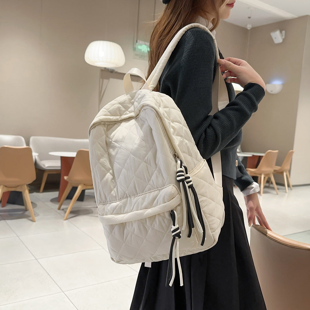 Durable everyday backpack with multiple compartments Bowlift