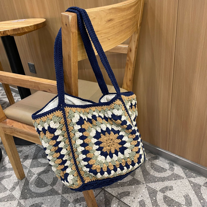 Hand-knotted shoulder bag with vintage pattern Bowlift