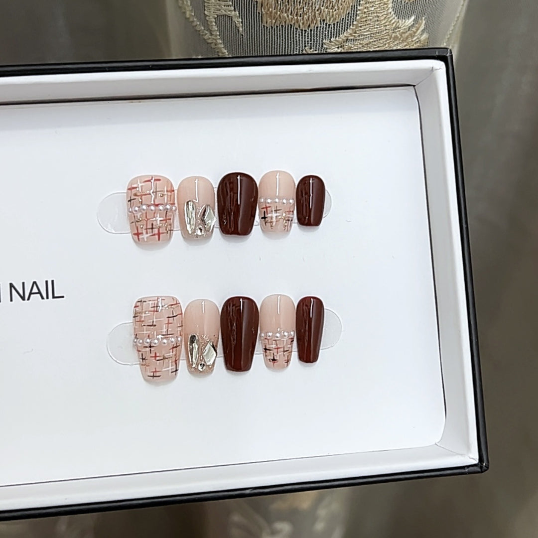 Chic Decorative Press-On Nails Set Bowlift