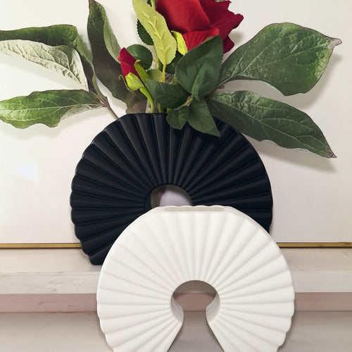 Decorative Fan-Shaped Sculpture Bowlift