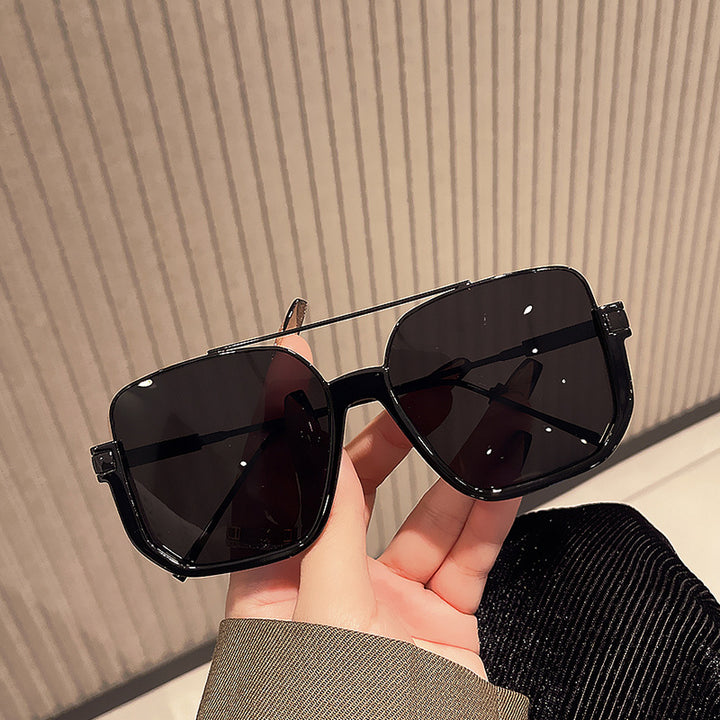 Women oversized sunglasses with trendy square frame and protective UV filter Bowlift