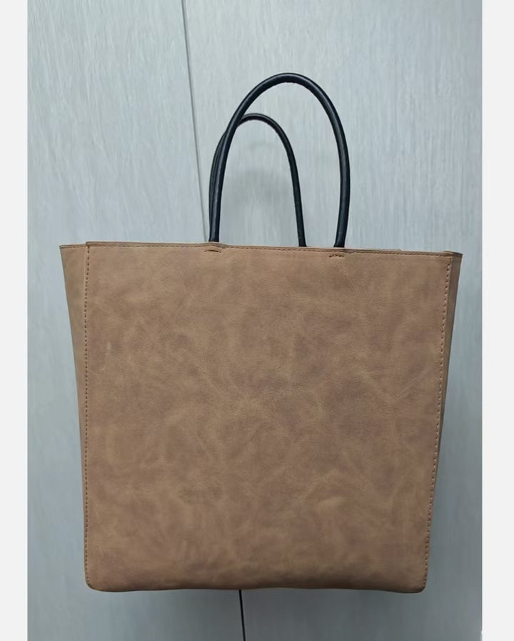 Elegant Handbag Bowlift