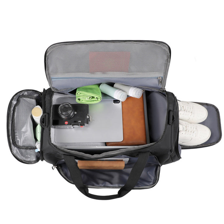Men's Sporty Travel Bag with Robust Design Bowlift
