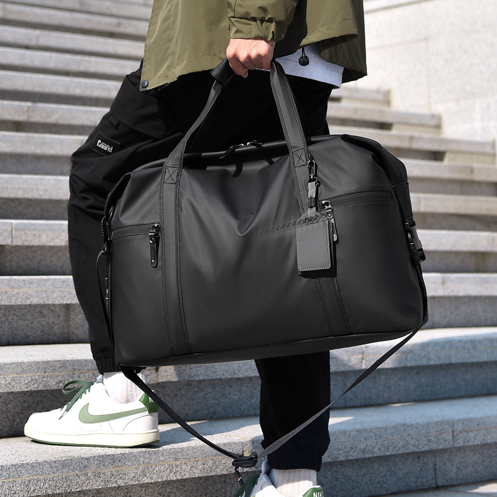 Travel bag with waterproof material and practical carrying options Bowlift